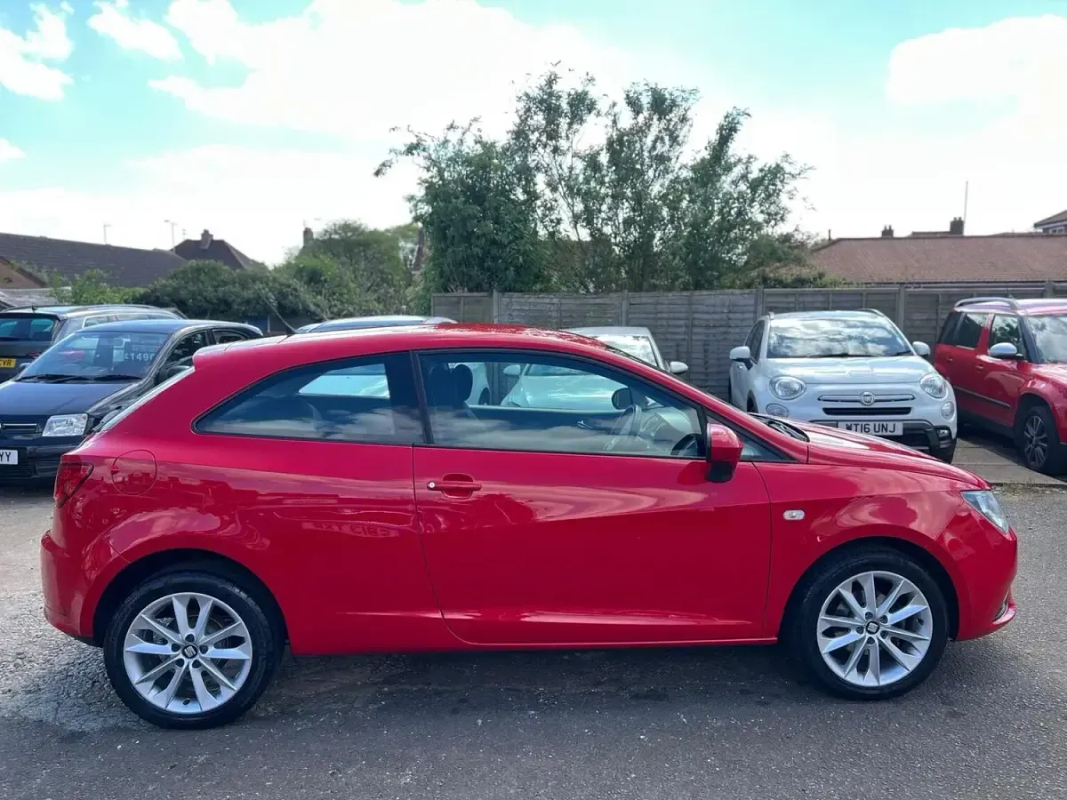 Usado Seat Ibiza 2014 Vermelho Citadino