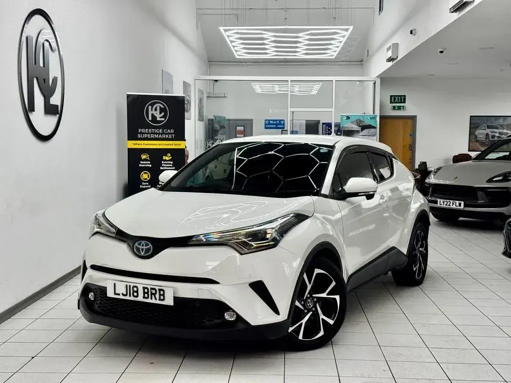 Used Toyota C-HR 122 HP (89 kW) 2025 White SUV