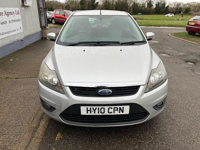 Used Ford Focus Zetec 2010 Silver Hatchback