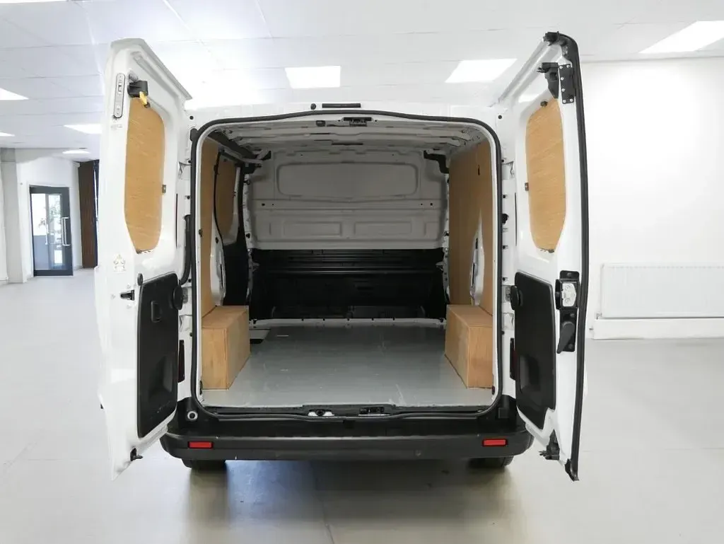 Used Renault Trafic 130 HP (95 kW) 2023 White MPV