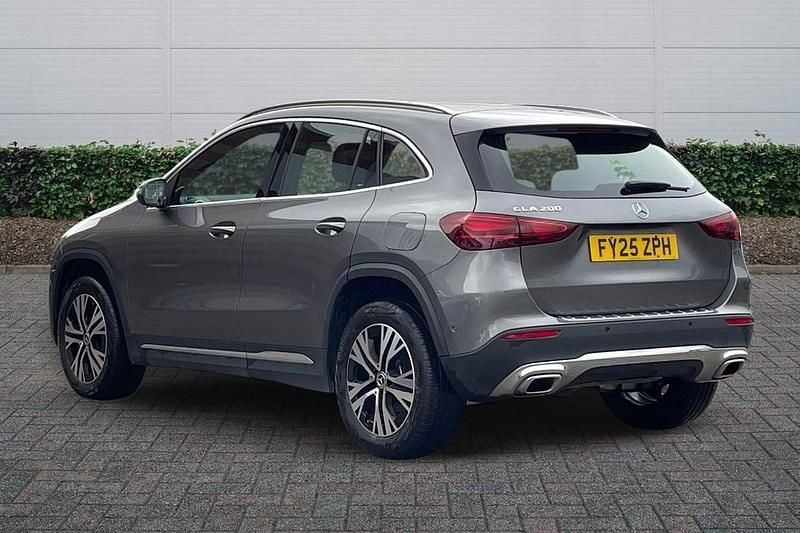 Used Mercedes GLA200 Executive 163 HP (119 kW) 2025 Grey SUV