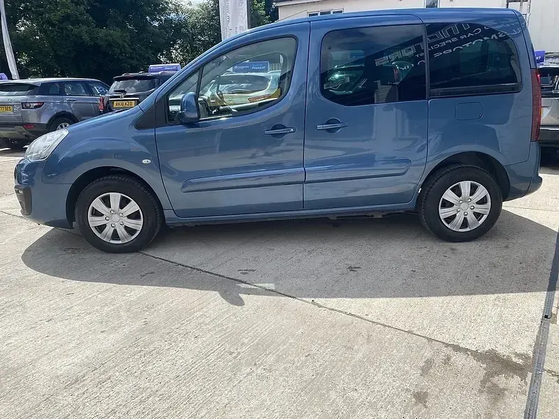 Used Citroën Berlingo Feel 2017 Blue MPV