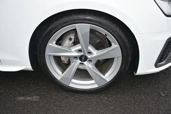Used Audi A4 S-Line 201 HP (147 kW) 2022 White Sedan