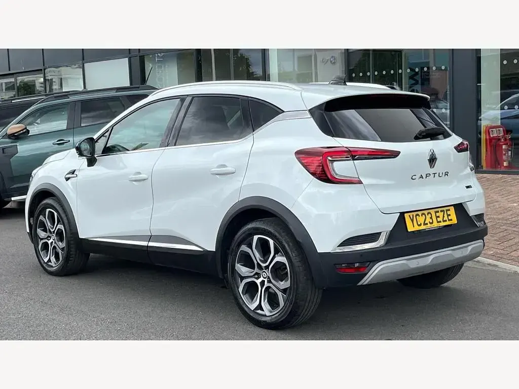 Used Renault Captur Techno 142 HP (104 kW) 2023 White  SUV