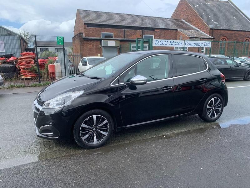 Used Peugeot 208 S 102 HP (75 kW) 2018 Black Hatchback