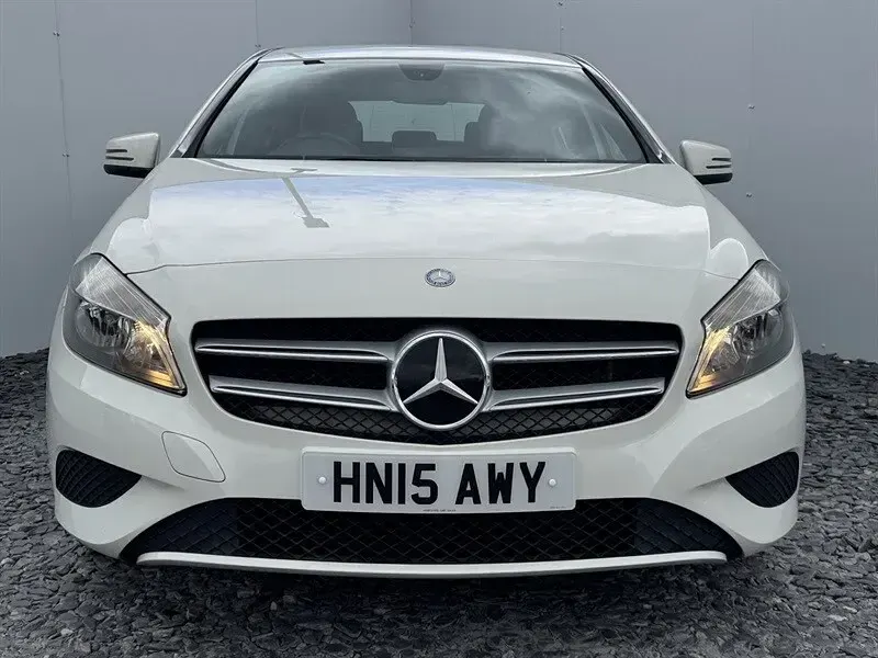 Used Mercedes A180 Sport Edition 122 HP (89 kW) 2015 White Hatchback