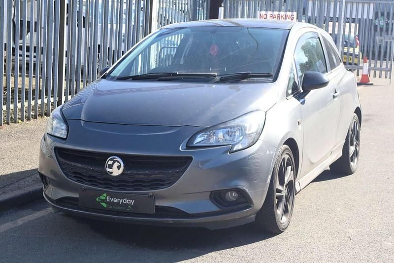 Used Vauxhall Corsa Edition 90 HP (66 kW) 2015 Grey Hatchback