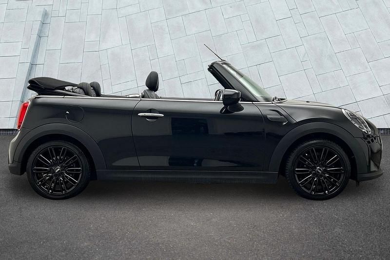 Used Mini Cooper Exclusive 134 HP (98 kW) 2022 Black Hatchback