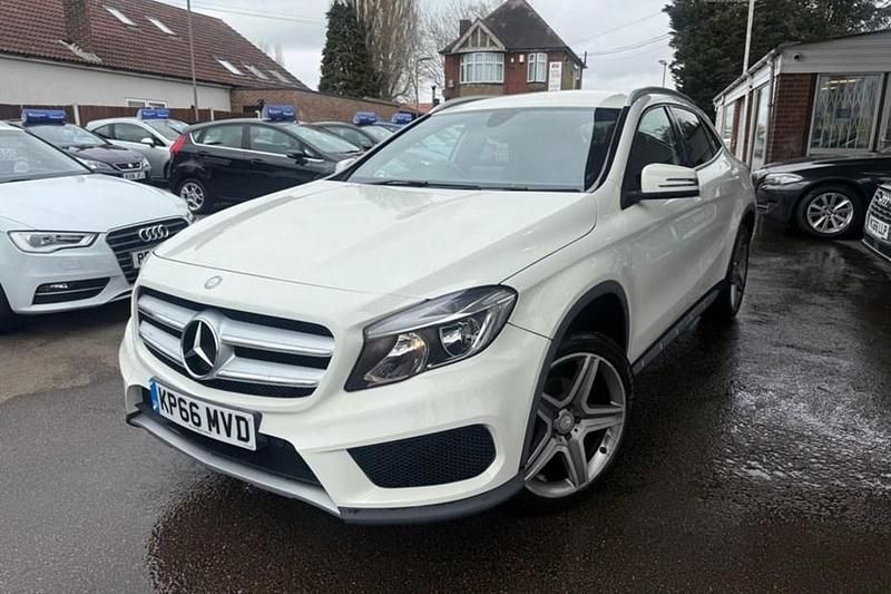 Used Mercedes GLA200 AMG line 136 HP (100 kW) 2016 White SUV