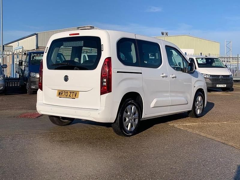 Used Vauxhall Combo 2020 White MPV