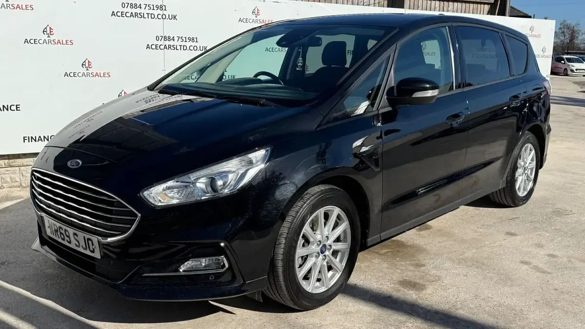 Used Ford S-MAX Zetec 150 HP (110 kW) 2019 Black MPV