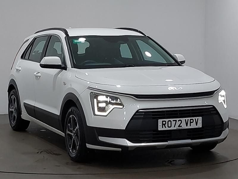 White Used 2022 Kia Niro SUV | £17,498 (Fair price) - Image 1/4
