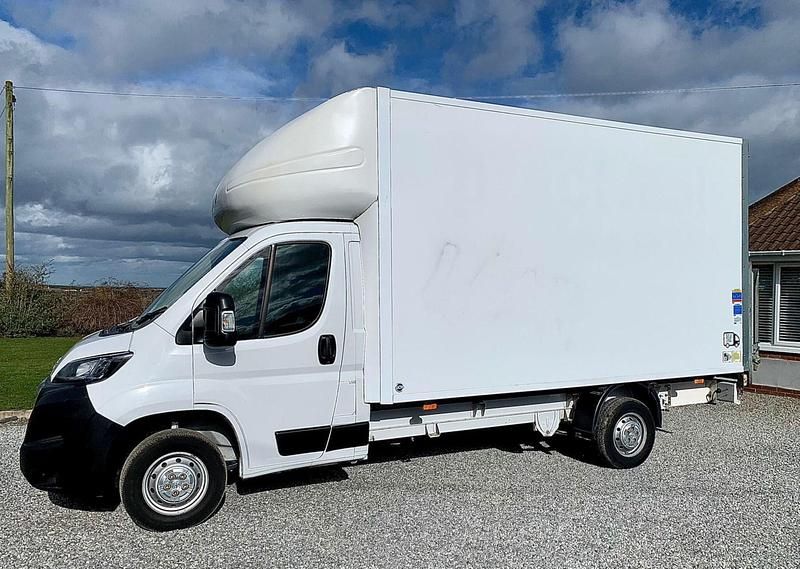 Used Peugeot Boxer S 140 HP (102 kW) 2023 White Van