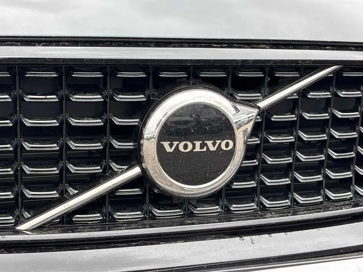 Used Volvo XC40 Plus 163 HP (119 kW) 2024 Black SUV
