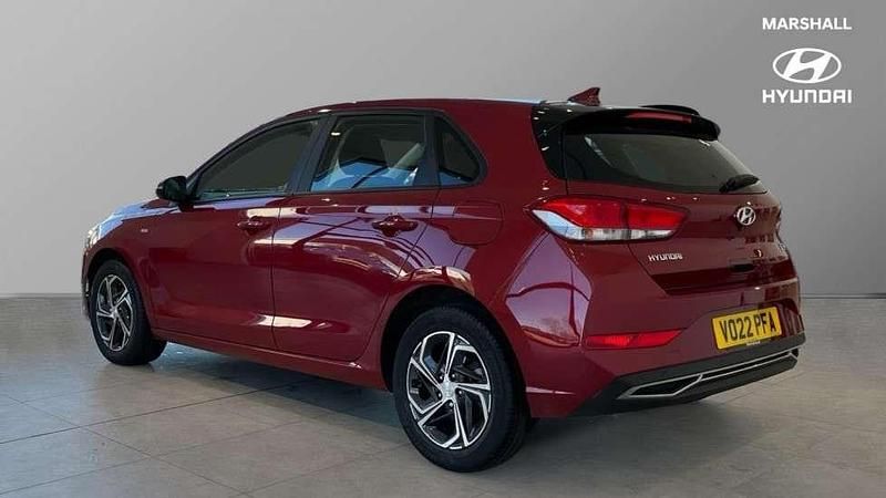 Used Hyundai i30 SE 120 HP (88 kW) 2022 Red Hatchback