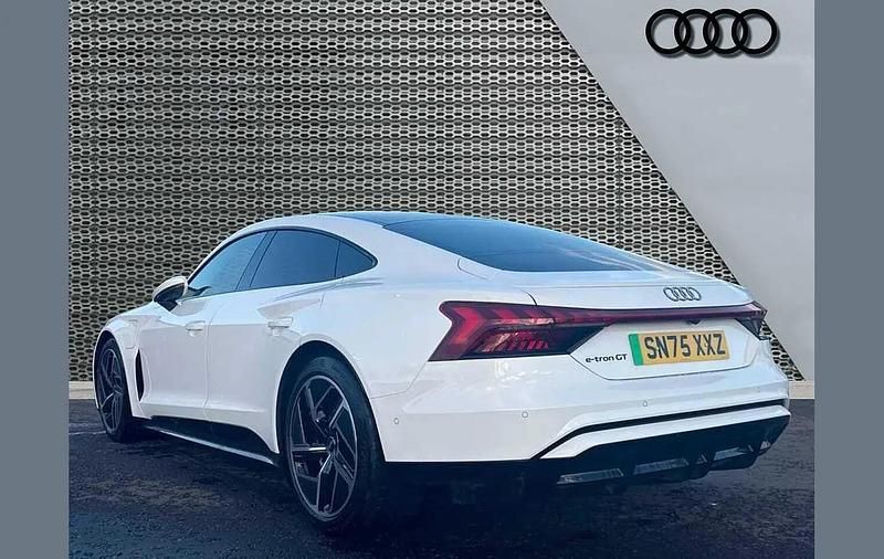 Used Audi e-tron GT quattro Comfort 369 kW (503 HP) 2025 White Sedan