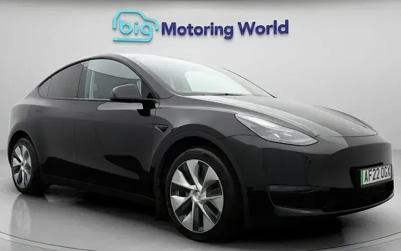 Używany Tesla Model Y Long Range AWD 286 kW (389 KM) 2025 SUV