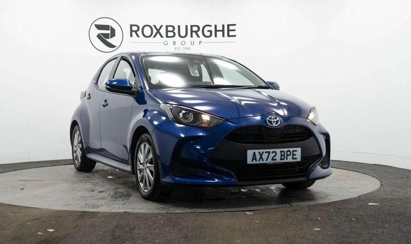 Used Toyota Yaris Hybrid 116 HP (85 kW) 2022 Blue Hatchback