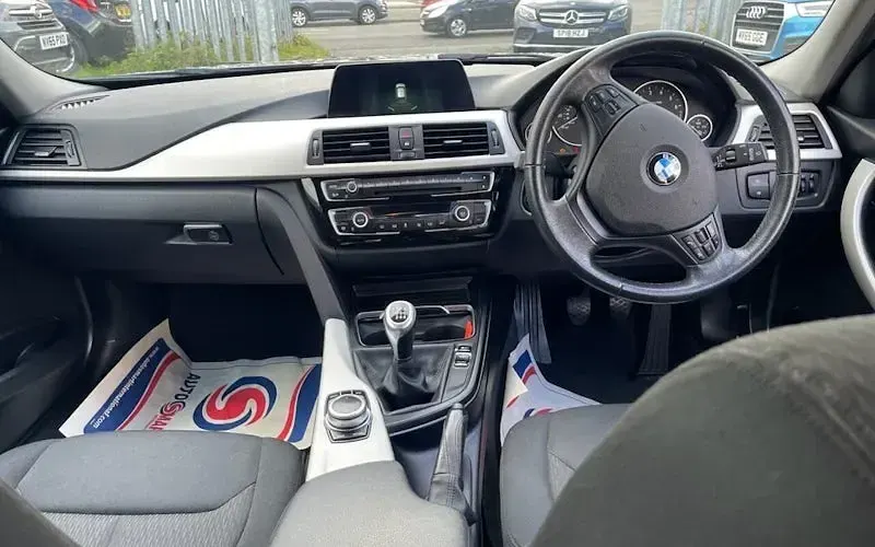 Used BMW 318 Performance 136 HP (100 kW) 2018 Grey Estate