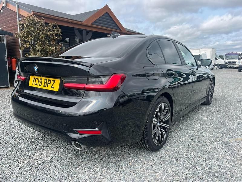 Usado BMW 320 Comfort Edition 190 CV (139 kW) 2019 Negro Berlina