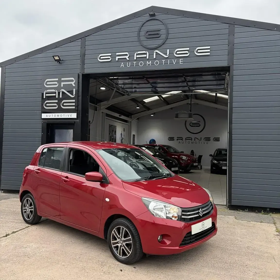 Used Suzuki Celerio SZ4 68 HP (50 kW) 2015 Red Hatchback