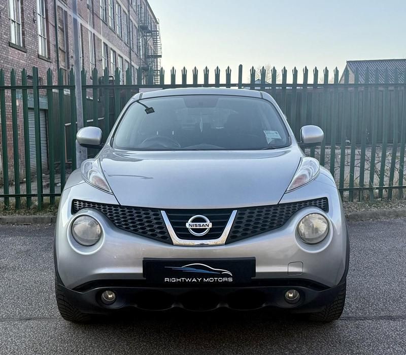 Begagnad Nissan Juke Acenta 117 HK (86 kW) 2013 Silver SUV