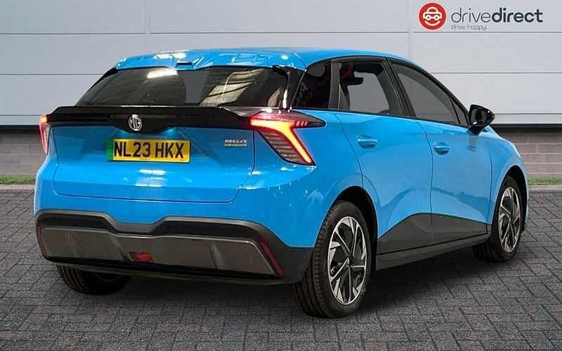 Used MG MG4 EV SE 125 kW (170 HP) 2023 Blue Hatchback
