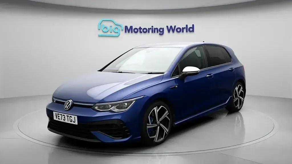 Second-hand VW Golf VIII R 320 CP (235 kW) 2024 Albastru Hatchback