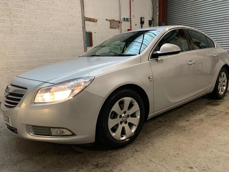 Used Vauxhall Insignia SRi 160 HP (117 kW) 2011 Silver Hatchback
