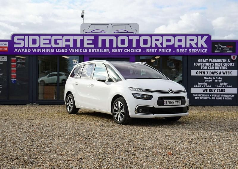 White Used 2019 Citroën C4 SpaceTourer Feel MPV | £9,950 (Fair price) - Image 1/1