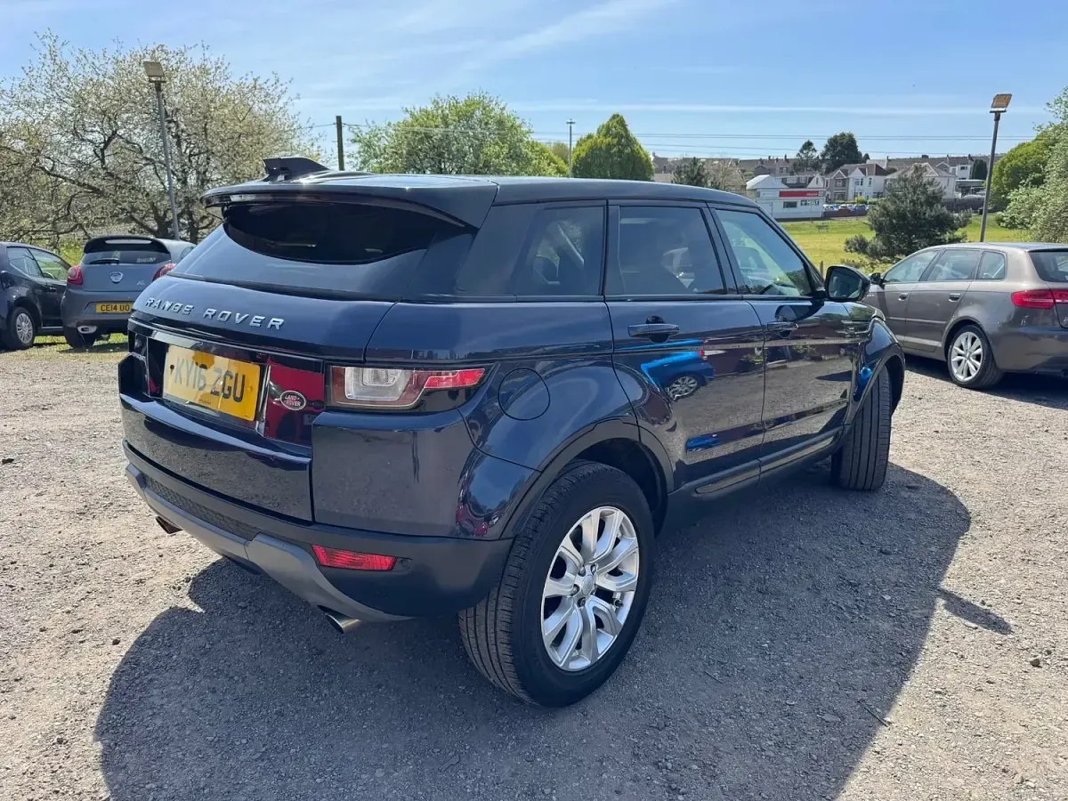 Used Land Rover Range Rover evoque SE 2016 Blue Estate