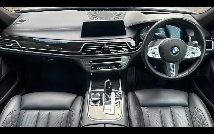 Used BMW 750 M Sport 523 HP (384 kW) 2019 Silver Sedan