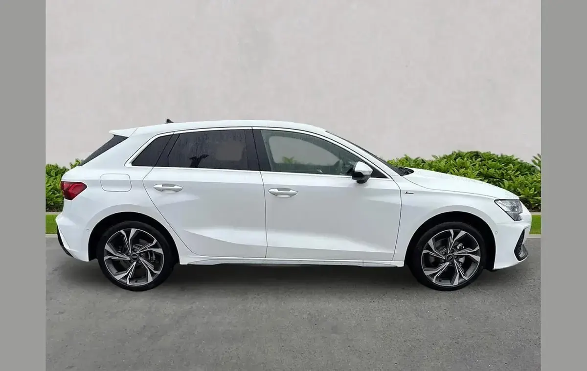 Used Audi A3 S-Line 147 HP (108 kW) 2025 White Hatchback