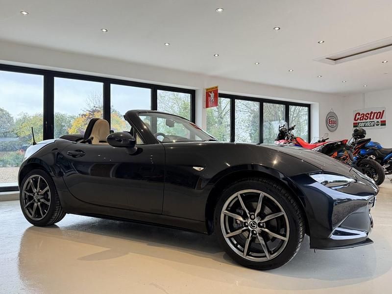 Used Mazda MX5 Inclusive 160 HP (117 kW) 2017 Black Cabriolet