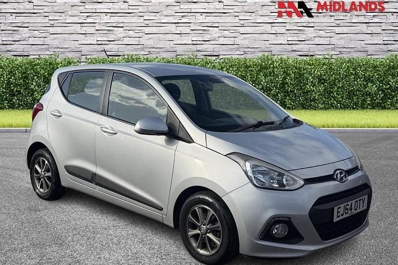 Used Hyundai i10 Premium 67 HP (49 kW) 2014 Silver Hatchback