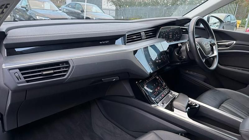 Used Audi Q8 e-tron Sport 250 kW (340 HP) 2023 White SUV