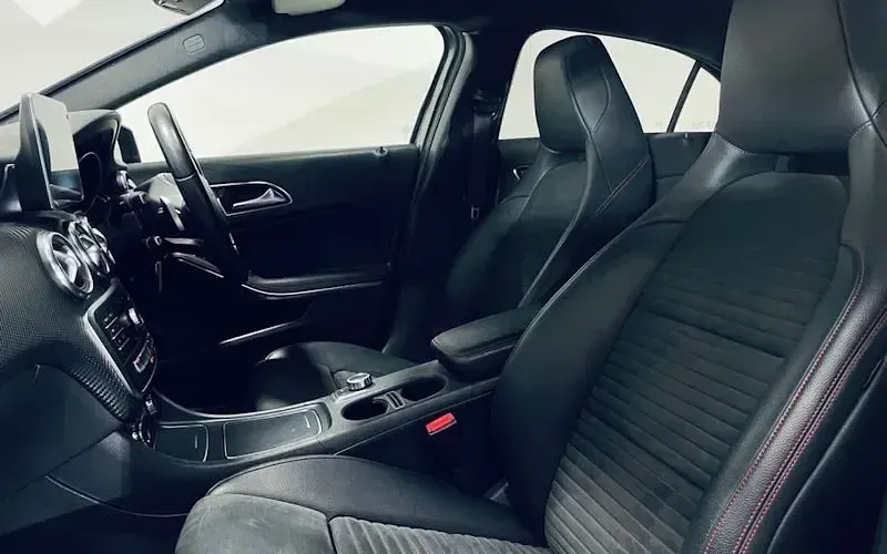 Usado Mercedes A200 Executive 156 HP (114 kW) 2017 Cinzento Citadino