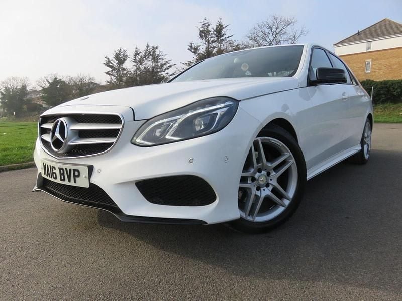 Begagnad Mercedes E220 AMG 2016 Vit Sedan