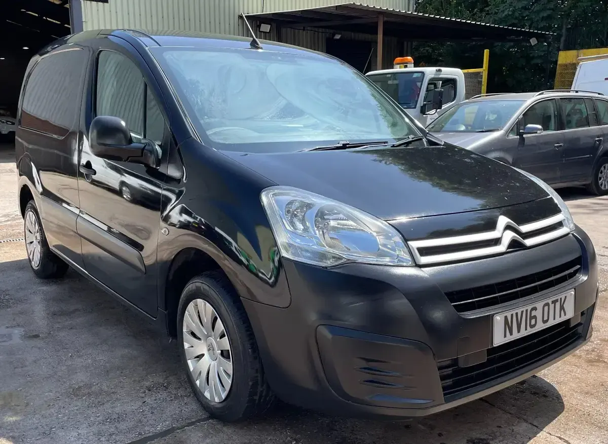 Used Citroën Berlingo 75 HP (55 kW) 2016 Black MPV