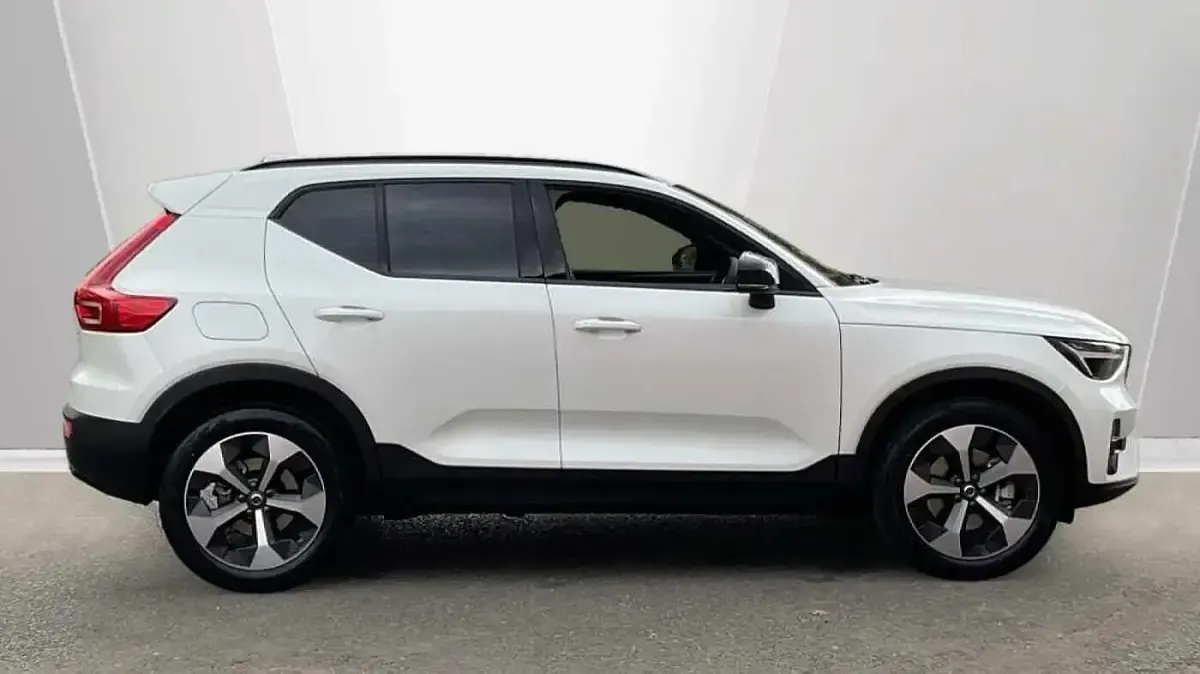 Used Volvo XC40 Plus 197 HP (144 kW) 2026 White SUV