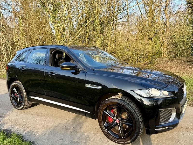 Used Jaguar F-Pace Supercharged 380 HP (279 kW) 2016 Black SUV
