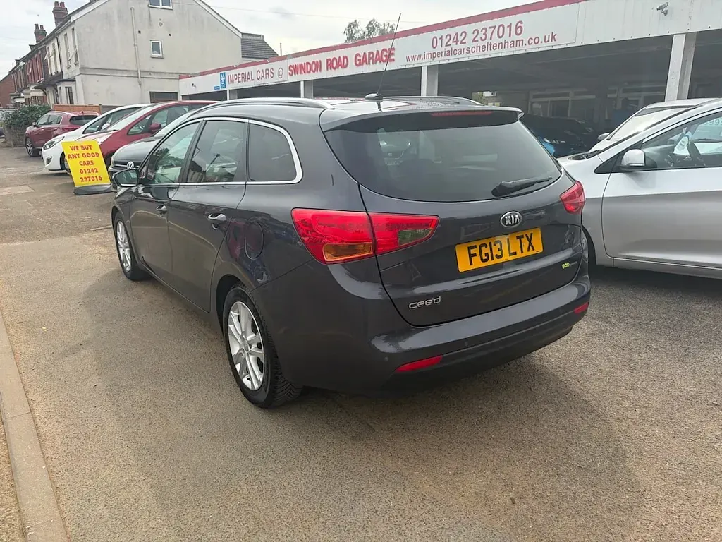 Used Kia Ceed Sportswagon 126 HP (92 kW) 2013 Silver Estate