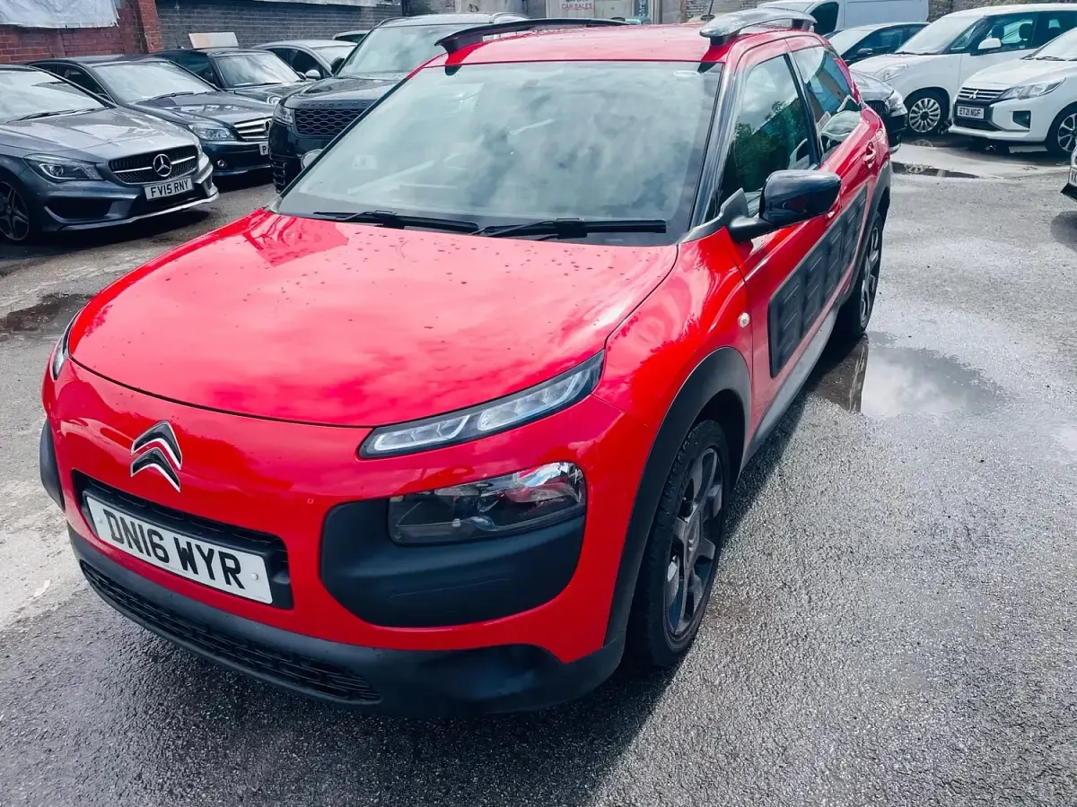 Used Citroën C4 Cactus Feel 108 HP (79 kW) 2016 Red Hatchback