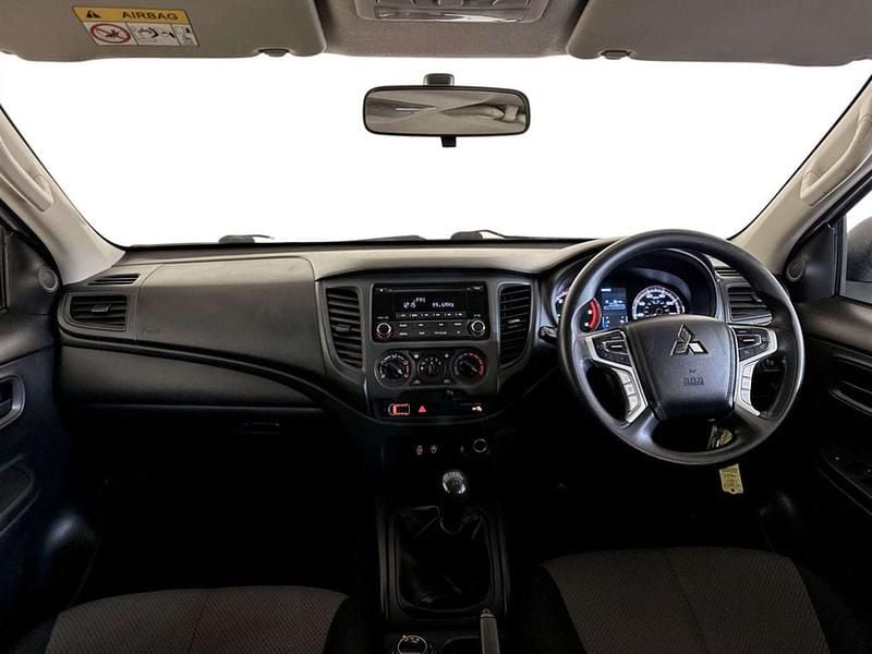 Used Mitsubishi L200 150 HP (110 kW) 2020 White Pickup