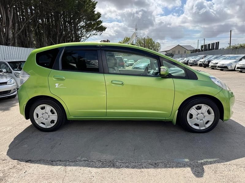 Used Honda Fit Hybrid 102 HP (75 kW) 2025 Green Hatchback