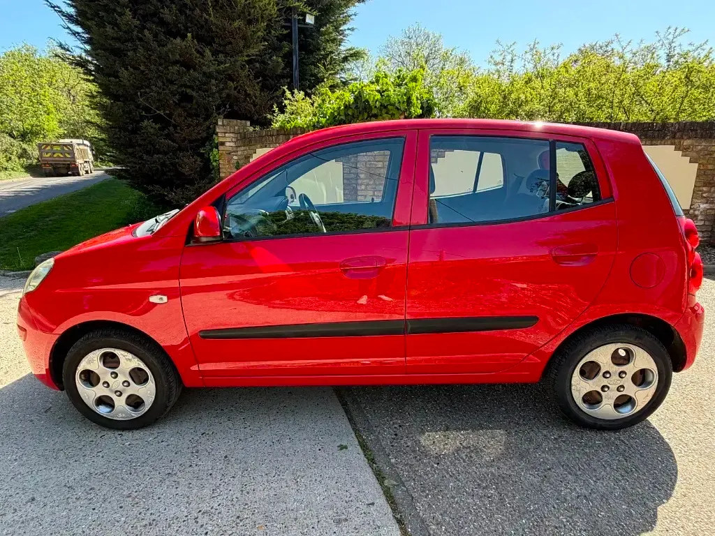 Second-hand Kia Picanto 2009 Roșu Hatchback
