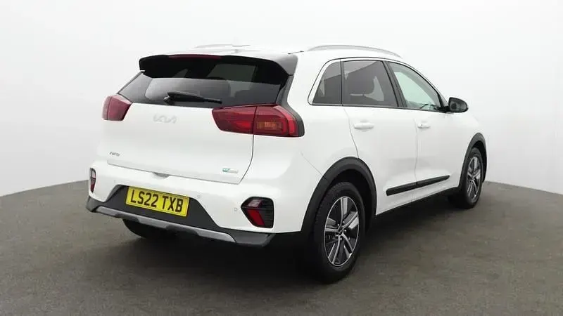 Used Kia Niro 139 HP (102 kW) 2022 White SUV