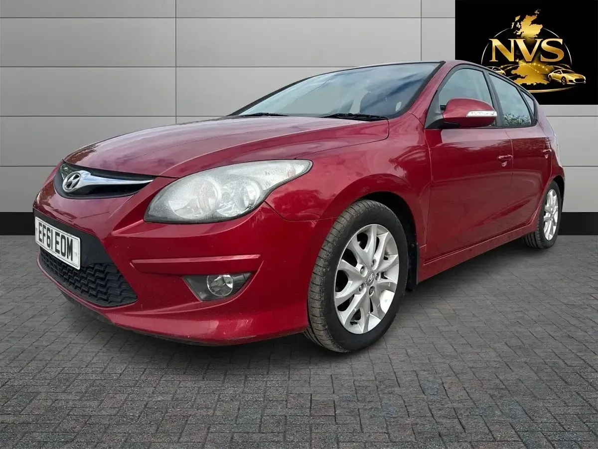 Used Hyundai i30 Comfort 2011 Red Hatchback