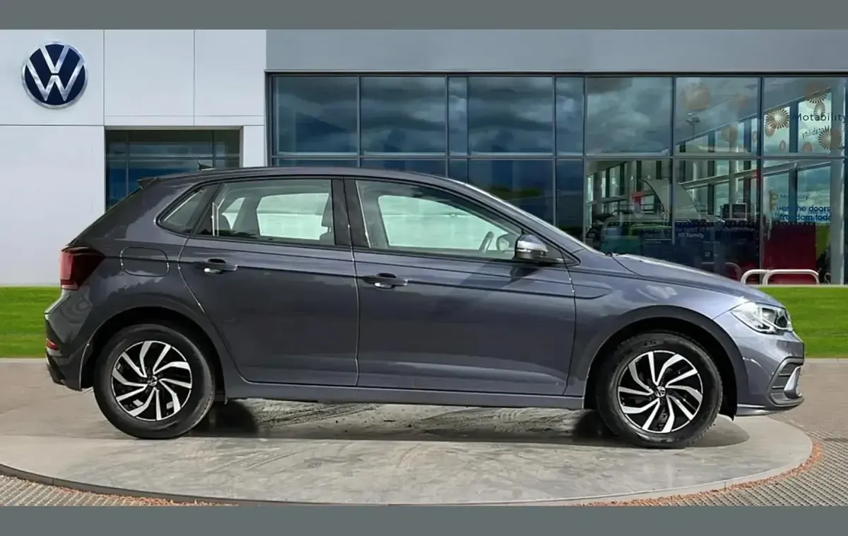 Used VW Polo Life 95 HP (69 kW) 2023 Smokey grey metallic Hatchback