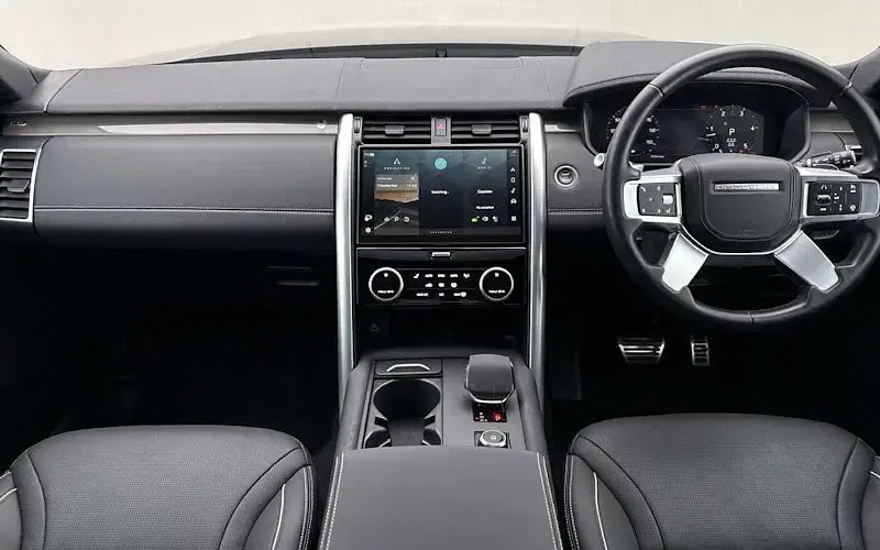 Used Land Rover Discovery S 300 HP (220 kW) 2023 Santorini black SUV